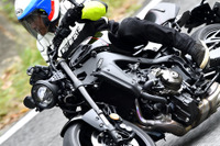 【ヤマハ XSR900 試乗】80年代を思い起こさせるのは「かたち」だけではない…鈴木大五郎 画像