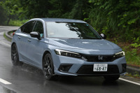 【ホンダ シビックe:HEV 新型試乗】『ゴルフ』を超えた!? 日本車離れした爽快ドライバビリティ…南陽一浩 画像