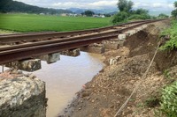 磐越西線・喜多方-山都間で橋梁倒壊…奥羽本線東能代~大館間では代行輸送 8月4日の鉄道運休情報 画像