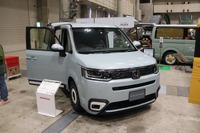 ホンダ ステップワゴン 車中泊仕様の気になる装備は?…アソモビ2022に登場 画像