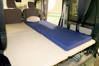 一度寝たら忘れられない? 医療用メーカーと共同開発した車中泊マットレス 画像