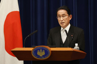 岸田首相も夏休み中にコロナ感染、内閣支持率も急落［新聞ウォッチ］ 画像