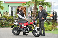 【ホンダ ダックス125 試乗】ホンダらしい「ラブ&タンデム」が帰ってきた!…丸山浩&美音響華 画像