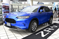 【ホンダ ZR-V】横浜で実車展示、訪れた人はサイズやカラーに興味津々 画像