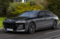 BMW 7シリーズ 新型、頂点「M」はPHEVに 10月12日欧州受注開始 画像