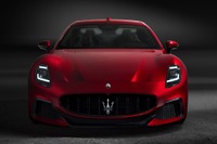 マセラティ『グラントゥーリズモ』新型に「トロフェオ」、V6ツインターボは550馬力 画像