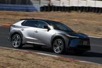 トヨタのEV『bZ4X』が再デビュー、“全治3か月”不具合の原因判明［新聞ウォッチ］ 画像