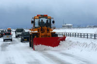 大雪でスタックした車を移動せよ!!---「緊急脱出用具」を公募 国交省 画像