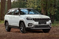 ジープ、7人乗りの新型ミッドサイズSUV『コマンダー』受注開始…価格は597万円より 画像