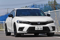 【ホンダ シビック e:HEV 新型試乗】ハイブリッドを選ぶべき理由は燃費だけじゃない…中村孝仁 画像