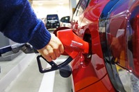 レギュラーガソリンの価格が高止まり続く…前週比0.1円安の169.1円 画像
