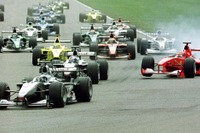 【F1ドイツGP リザルト】シューマッハのコースアウト・シーン---写真8点 画像