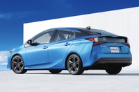こんどは後ろ向き、トヨタ プリウス 新型のティザー 11月16日に実車を発表予定 画像