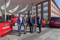 真っ赤なVW『ID. Buzz』は家電のサービス車両…商用版を引き渡し 画像