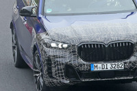 BMW X5 Mパフォーマンス後継は「M60i」!新デザインのフロントマスクを激写 画像