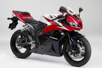 ホンダ CBR600RR に電子制御式コンバインドABS搭載モデル 画像