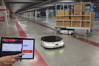 大規模物流センターに自動搬送ロボットを導入 LexxPlussと佐川急便 画像