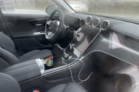 直6搭載も確実か? メルセデスベンツ『GLCクーペ』新型、最新プロト車両の内外装を激写 画像