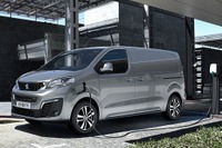 トヨタと兄弟、プジョーの商用EVバンは航続330km…ブリュッセルモーターショー2023出展へ 画像