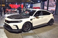無限 シビックタイプR が強烈! 車高20mmダウンで軽量&ダウンフォース…東京オートサロン2023 画像