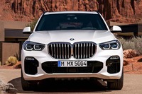 BMW X5 改良新型、キドニーグリルが光る…ティザー 画像