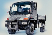 ボンド御用達? 道路も線路も走れるベンツがフルモデルチェンジ 画像