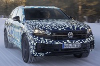 VW『トゥアレグ』改良新型、頂点「R」はPHEV…実車は今夏発表予定 画像