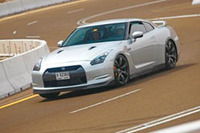 日産 GT-R、アラブの山岳路で走行チャレンジ 画像