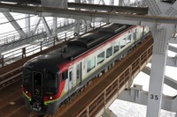 瀬戸大橋上で列車を撮影する…上から横から管理通路ツアー 4月9日 画像