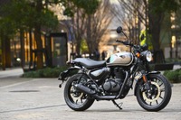 ロイヤルエンフィールドが東・名・阪モーターサイクルショーで展示する『ハンター350』に小川勤が試乗!世界販売10万台の軽快シティランナー 画像