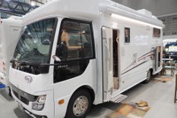 約4年ぶりのバスコン展示、ショーの主役になったフィールドライフ「シリウス」…東北キャンピングカーショー2023 画像