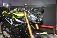 Moto2技術をフィードバックした3気筒ネイキッド、トライアンフ『ストリートトリプル』…東京モーターサイクルショー2023 画像