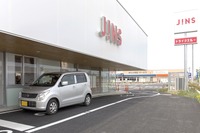 世界で唯一、メガネが買えるドライブスルー…JINSの店舗がリニューアル 画像