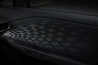 【レクサス RZ】車内を彩る光の装飾、豊田合成「LED陰影イルミネーション」を採用 画像