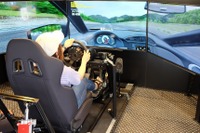 ドライブシミュレーターを活用して安全啓発、トーヨータイヤがイオンで実施 4月15日より順次 画像