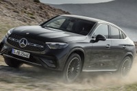 メルセデスベンツ GLC クーペ 新型、EVモード131kmのPHEV設定［詳細写真］ 画像