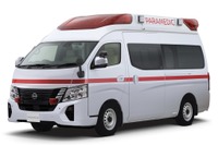 スイッチひとつで窓が見える・見えない…調光フィルムを日産の救急車にに採用 画像