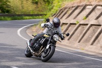 誰でも最初は初心者、基礎から応用までバイクの乗り方を解説 画像