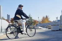 自転車ヘルメット努力義務で売上が2倍以上、売れ筋の価格帯やデザインは?…あさひ 画像