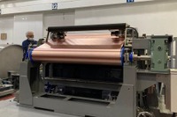 【株価】日本電解が急伸、米工場でEV向け車載電池用銅箔製造設備の試運転開始 画像