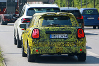 電動化はあるのか!? MINI『クーパー5ドア』次期型をスクープ、リアデザインに注目! 画像