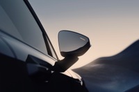 ボルボ最小電動SUV『EX30』、最新の安全技術を搭載…実車は6月7日発表予定 画像