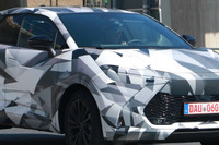 日本での販売はなし!? トヨタ『C-HR』次期型、量産デザインが判明!内部もついに見えた 画像