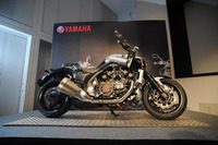 【東京モーターサイクルショー09】ヤマハ VMAX に触れる数少ないチャンス 画像