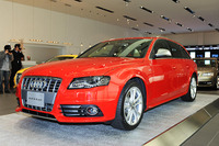【アウディ S4 新型発表】写真蔵…新開発3.0リットル直噴エンジン搭載 画像