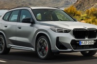 BMWの4気筒最強の317馬力、『X1』に搭載…高性能グレード「M35」を発表 画像