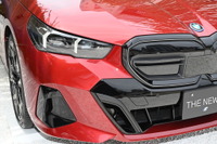 【BMW 5シリーズ 新型】日本のラグジュアリーとスペック比較…トヨタ・クラウン＆レクサス 画像