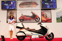 【東京モーターサイクルショー09】スズキ GSR400/ABS は9000回転からが… 画像