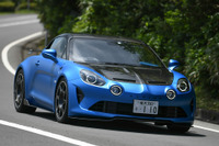【アルピーヌ A110R 新型試乗】レーシングの「R」ではない!600万円高いA110の意義とは?…南陽一浩 画像