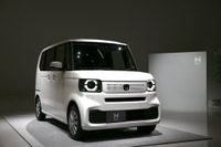 【ホンダ N-BOX 新型】ポイントは視覚効果…運転のしやすさと車内空間の快適性 画像